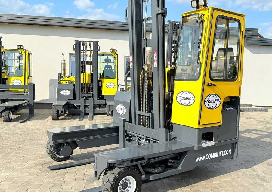 Combilift C4000 / DIESEL / DUPLEX - 4100MM / POSITIONER / ONLY 2951 MTH / LIKE NEW - 4-way reach truck: picture 1 Combilift C4000 / DIESEL / DUPLEX - 4100MM / POSITIONER / ONLY 2951 MTH / LIKE NEW - 4-way reach truck: picture 1