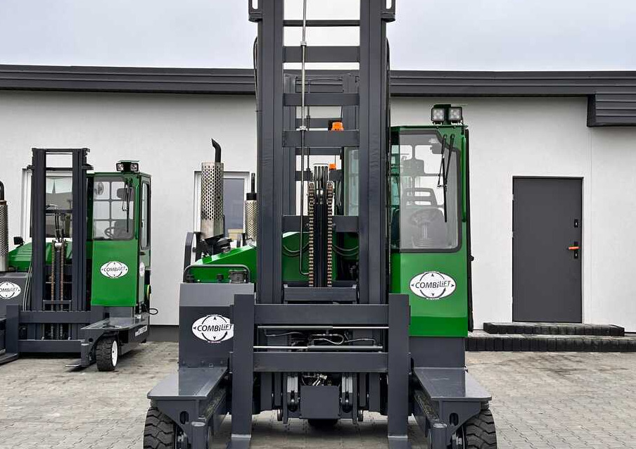 Combilift C4000 / LPG / DUPLEX / LIFTING HEIGHT 550CM / FREE LIFT / LIKE NEW - 4-way reach truck: picture 3 Combilift C4000 / LPG / DUPLEX / LIFTING HEIGHT 550CM / FREE LIFT / LIKE NEW - 4-way reach truck: picture 3