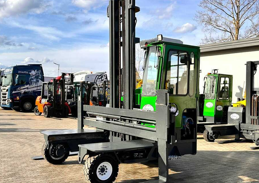 Combilift C5000XL / LPG / AIR CONDITIONING / WIDE POSITIONER / DUPLEX MAST / ADJUSTABLE FORKS / NEW TIRES / EXCELLENT CONDITION! - 4-way reach truck: picture 3 Combilift C5000XL / LPG / AIR CONDITIONING / WIDE POSITIONER / DUPLEX MAST / ADJUSTABLE FORKS / NEW TIRES / EXCELLENT CONDITION! - 4-way reach truck: picture 3