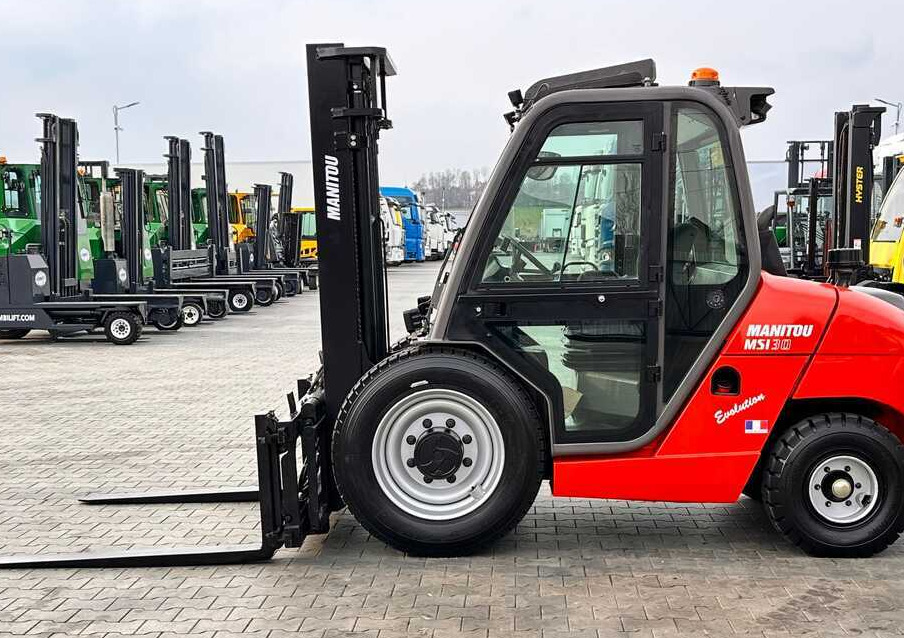 Manitou MSI30 / DIESEL / DUPLEX / 3400MM / CABIN / FORK POSITIONER / SIDE SHIFT / LIKE NEW - Rough terrain forklift: picture 3 Manitou MSI30 / DIESEL / DUPLEX / 3400MM / CABIN / FORK POSITIONER / SIDE SHIFT / LIKE NEW - Rough terrain forklift: picture 3