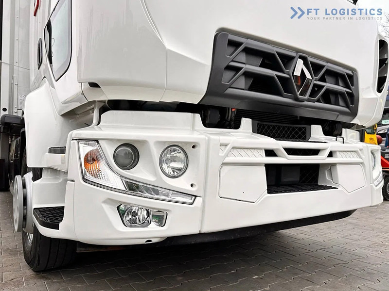 Renault Midlum 250 Renault D 250 / AUTOMATIC / 4X2 / 18 PALLETS / TAIL LIFT / SIDE BOARDS / curtainsider truck - Curtain side truck: picture 5 Renault Midlum 250 Renault D 250 / AUTOMATIC / 4X2 / 18 PALLETS / TAIL LIFT / SIDE BOARDS / curtainsider truck - Curtain side truck: picture 5