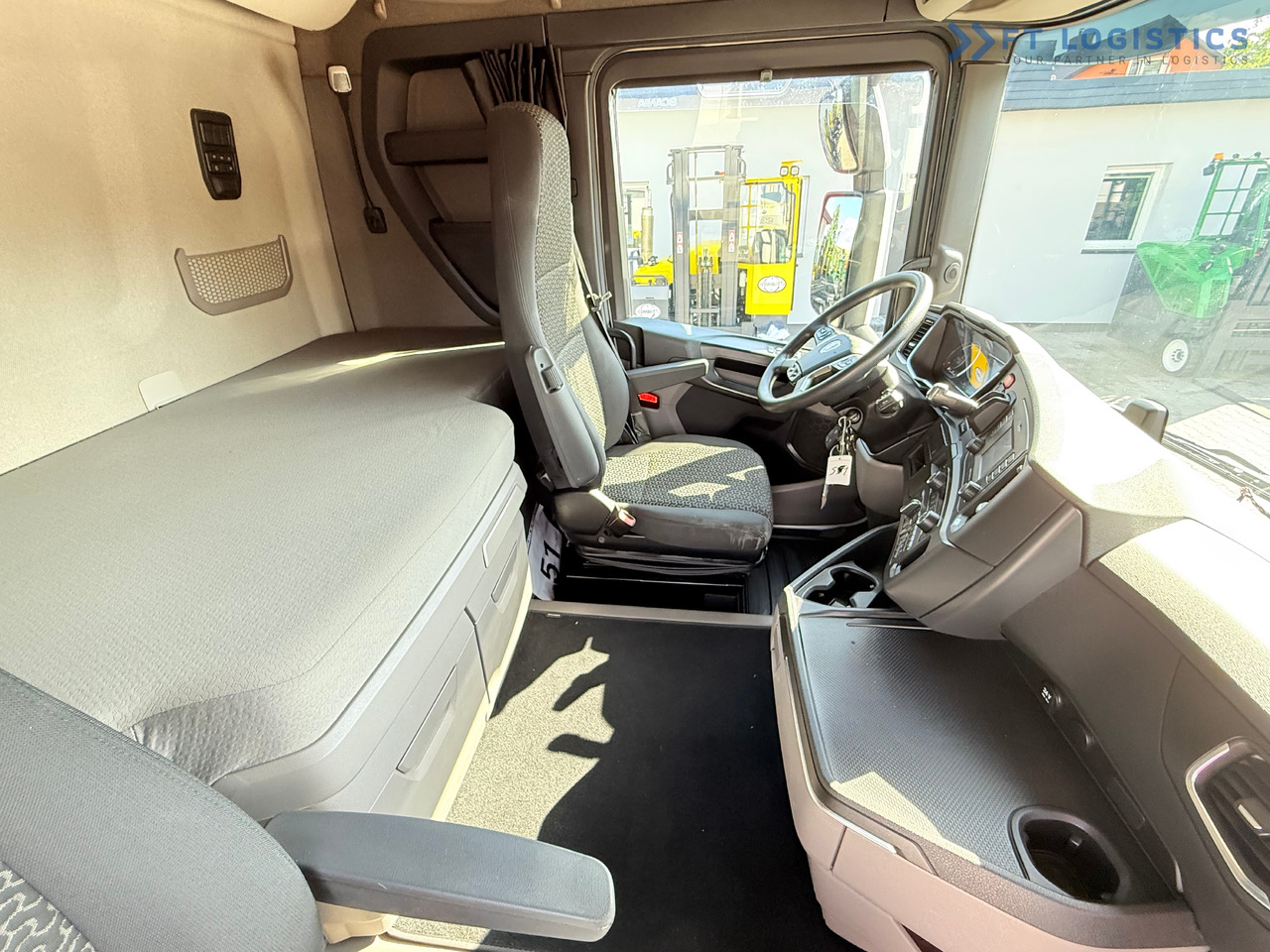 SCANIA Scania R500 2021 • 500HP • Excellent Condition • 550,000 KM • Retarder • Premium Seat • Parking Air Conditioning • Well-Maintained • Ready for Work! leasing SCANIA Scania R500 2021 • 500HP • Excellent Condition • 550,000 KM • Retarder • Premium Seat • Parking Air Conditioning • Well-Maintained • Ready for Work!: picture 31