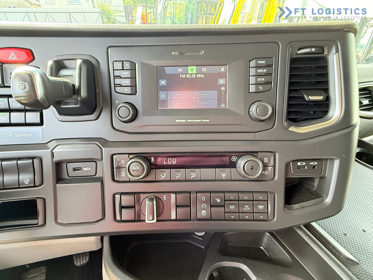 SCANIA Scania R500 2021 • 500HP • Excellent Condition • 550,000 KM • Retarder • Premium Seat • Parking Air Conditioning • Well-Maintained • Ready for Work! leasing SCANIA Scania R500 2021 • 500HP • Excellent Condition • 550,000 KM • Retarder • Premium Seat • Parking Air Conditioning • Well-Maintained • Ready for Work!: picture 40