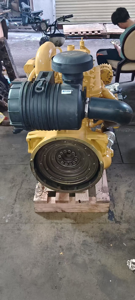 CATERPILLAR 3054C - Engine for Crawler excavator: picture 4 CATERPILLAR 3054C - Engine for Crawler excavator: picture 4
