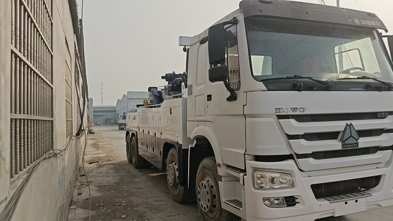 HOWO HOWO 375,8×4 - Tow truck: picture 2 HOWO HOWO 375,8×4 - Tow truck: picture 2