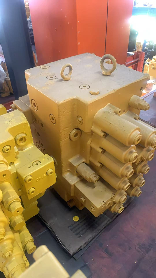 HYUNDAI R210-7 - Hydraulic valve for Excavator: picture 3 HYUNDAI R210-7 - Hydraulic valve for Excavator: picture 3