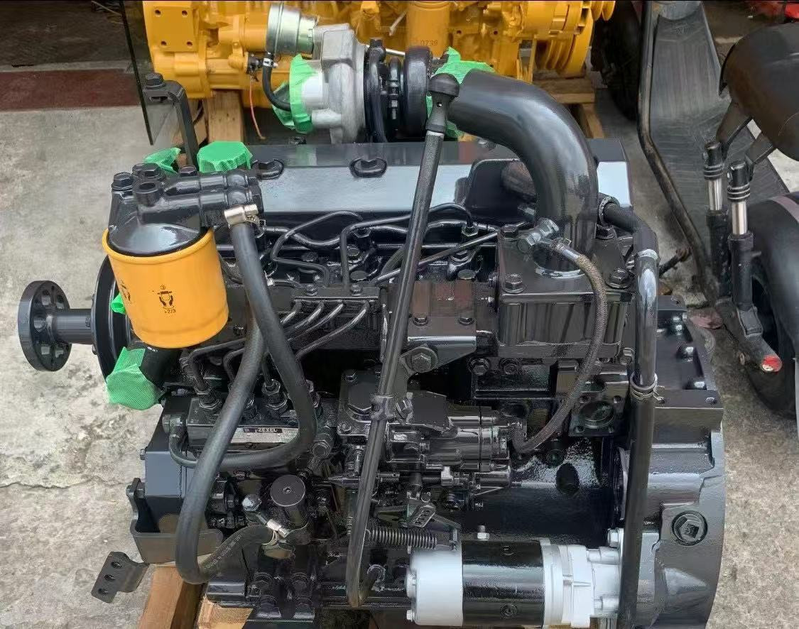 KOMATSU 4D95LE-3 - Engine for Excavator: picture 2 KOMATSU 4D95LE-3 - Engine for Excavator: picture 2