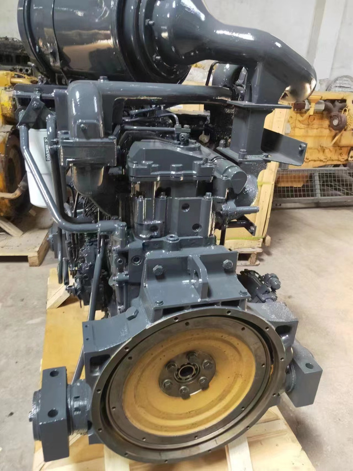 KOMATSU 6D125-1 - Engine for Bulldozer: picture 4 KOMATSU 6D125-1 - Engine for Bulldozer: picture 4