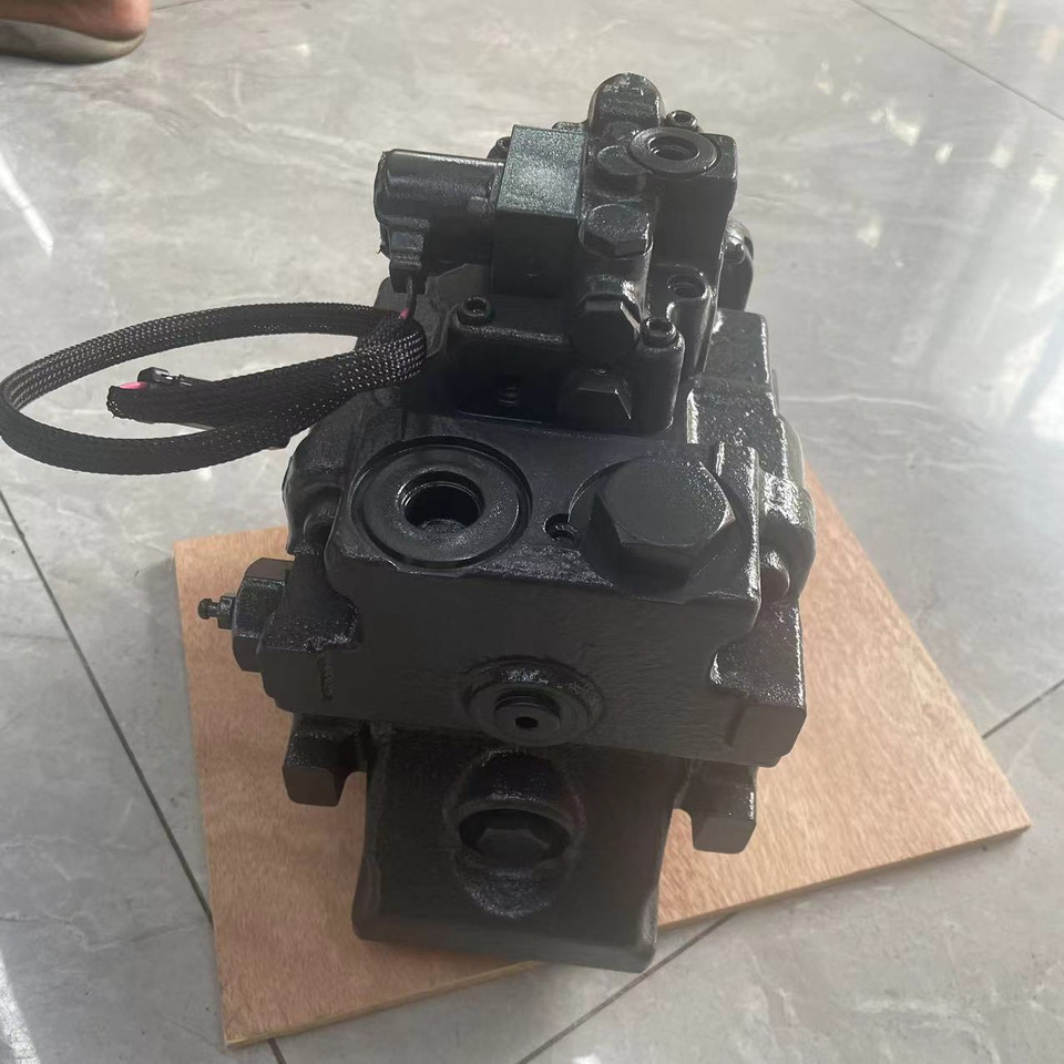KOMATSU 708-1S-00240 - Hydraulic pump for Bulldozer: picture 4 KOMATSU 708-1S-00240 - Hydraulic pump for Bulldozer: picture 4