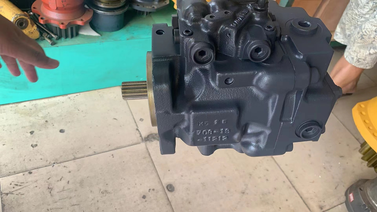 KOMATSU 708-1t-00540 - Hydraulic pump for Bulldozer: picture 1 KOMATSU 708-1t-00540 - Hydraulic pump for Bulldozer: picture 1