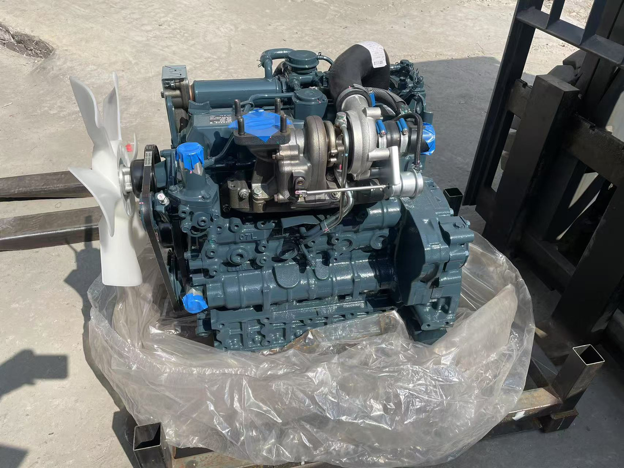 KUBOTA V3307T - Engine for Excavator: picture 1 KUBOTA V3307T - Engine for Excavator: picture 1