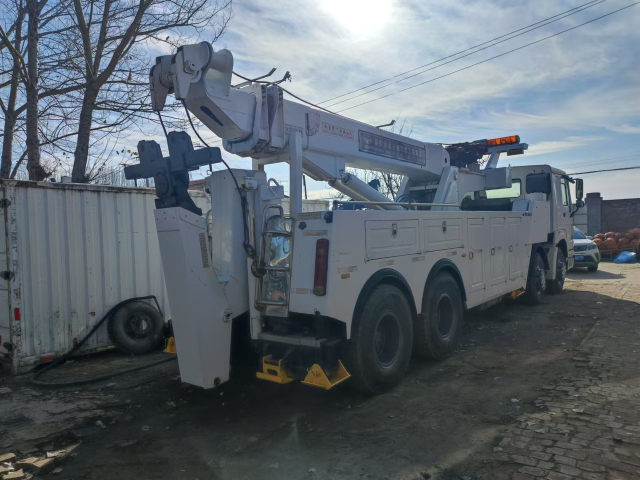 SINOTRUK 375 - Crane truck: picture 4 SINOTRUK 375 - Crane truck: picture 4