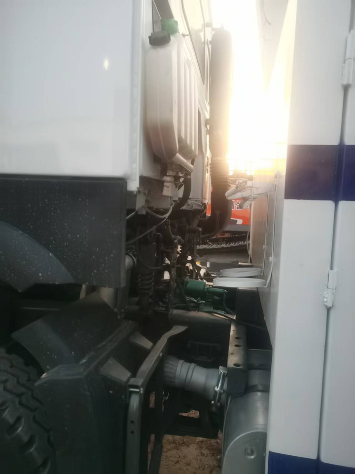 Tow truck SINOTRUK 6*4: picture 10 Tow truck SINOTRUK 6*4: picture 10