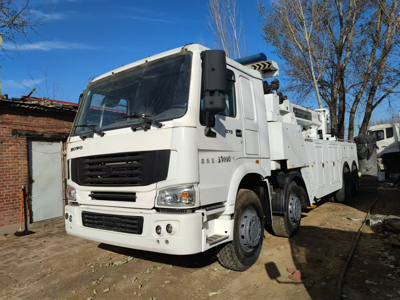SINOTRUK 8×4,375HP - Tow truck: picture 1 SINOTRUK 8×4,375HP - Tow truck: picture 1