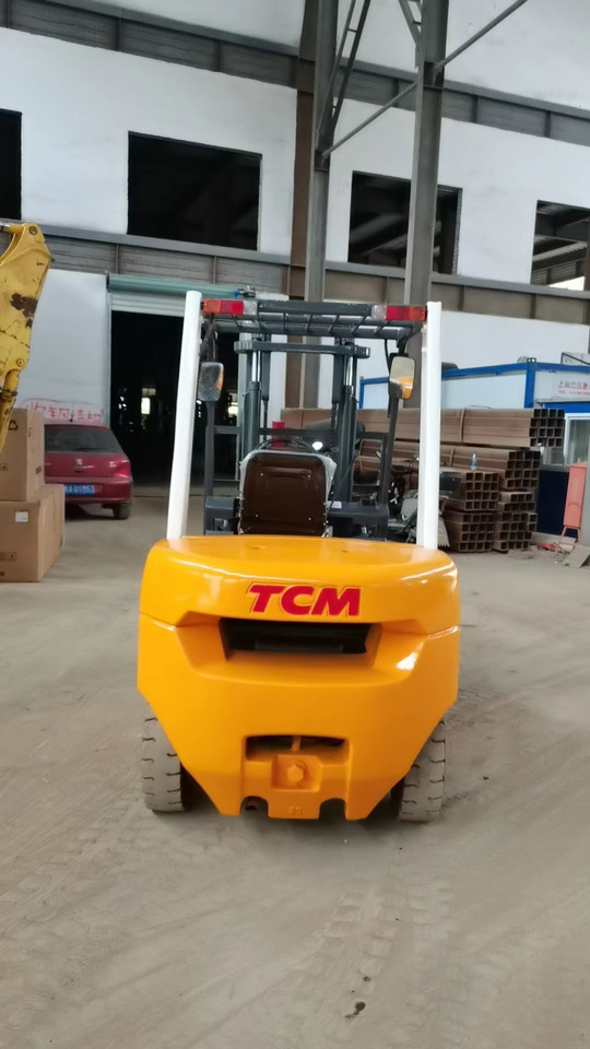 TCM 3 tons 2 stages - Diesel forklift: picture 4 TCM 3 tons 2 stages - Diesel forklift: picture 4