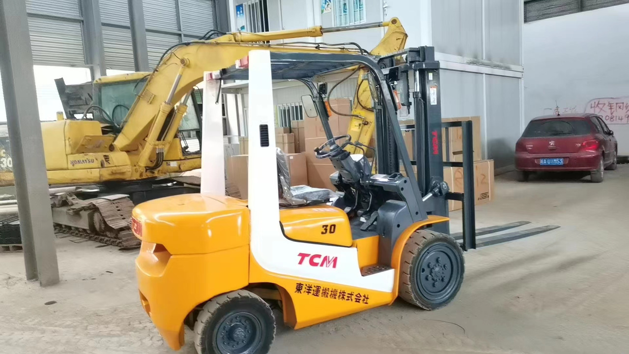 TCM 3 tons 2 stages - Diesel forklift: picture 2 TCM 3 tons 2 stages - Diesel forklift: picture 2