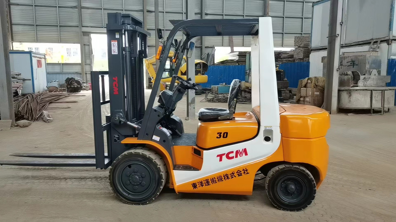 TCM 3 tons 2 stages - Diesel forklift: picture 1 TCM 3 tons 2 stages - Diesel forklift: picture 1