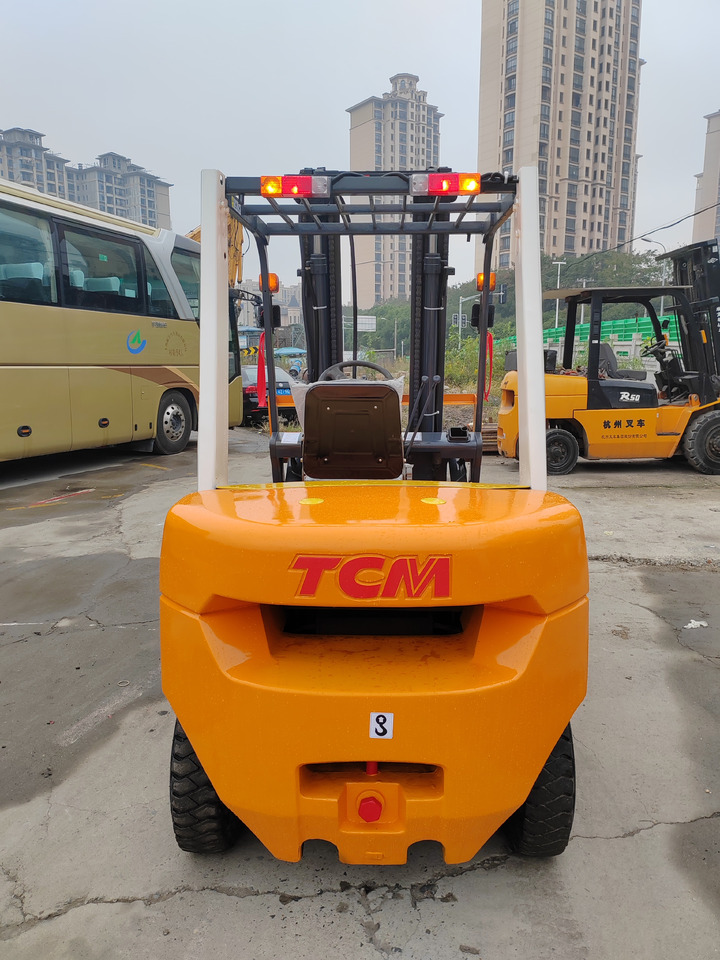 TCM 3 tons 3 stages - Diesel forklift: picture 5 TCM 3 tons 3 stages - Diesel forklift: picture 5