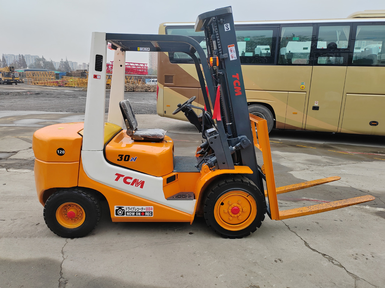 TCM 3 tons 3 stages - Diesel forklift: picture 1 TCM 3 tons 3 stages - Diesel forklift: picture 1