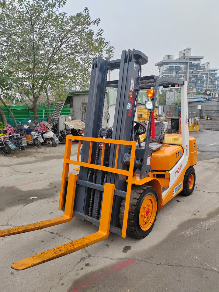 TCM 3 tons 3 stages - Diesel forklift: picture 1 TCM 3 tons 3 stages - Diesel forklift: picture 1