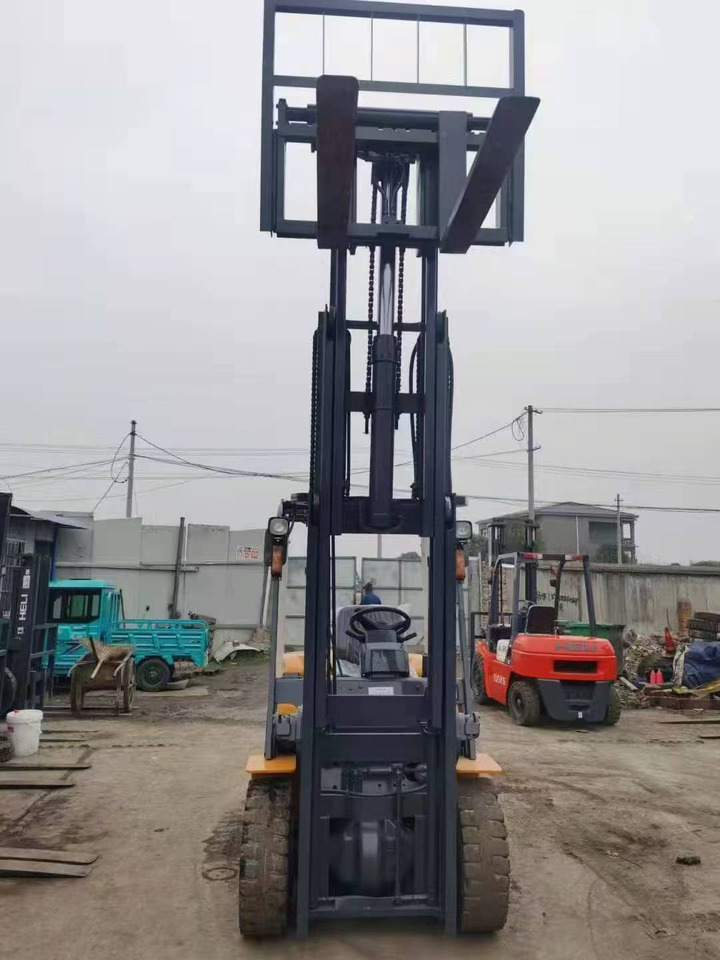 TCM 5 TONS 2 stages - Diesel forklift: picture 4 TCM 5 TONS 2 stages - Diesel forklift: picture 4