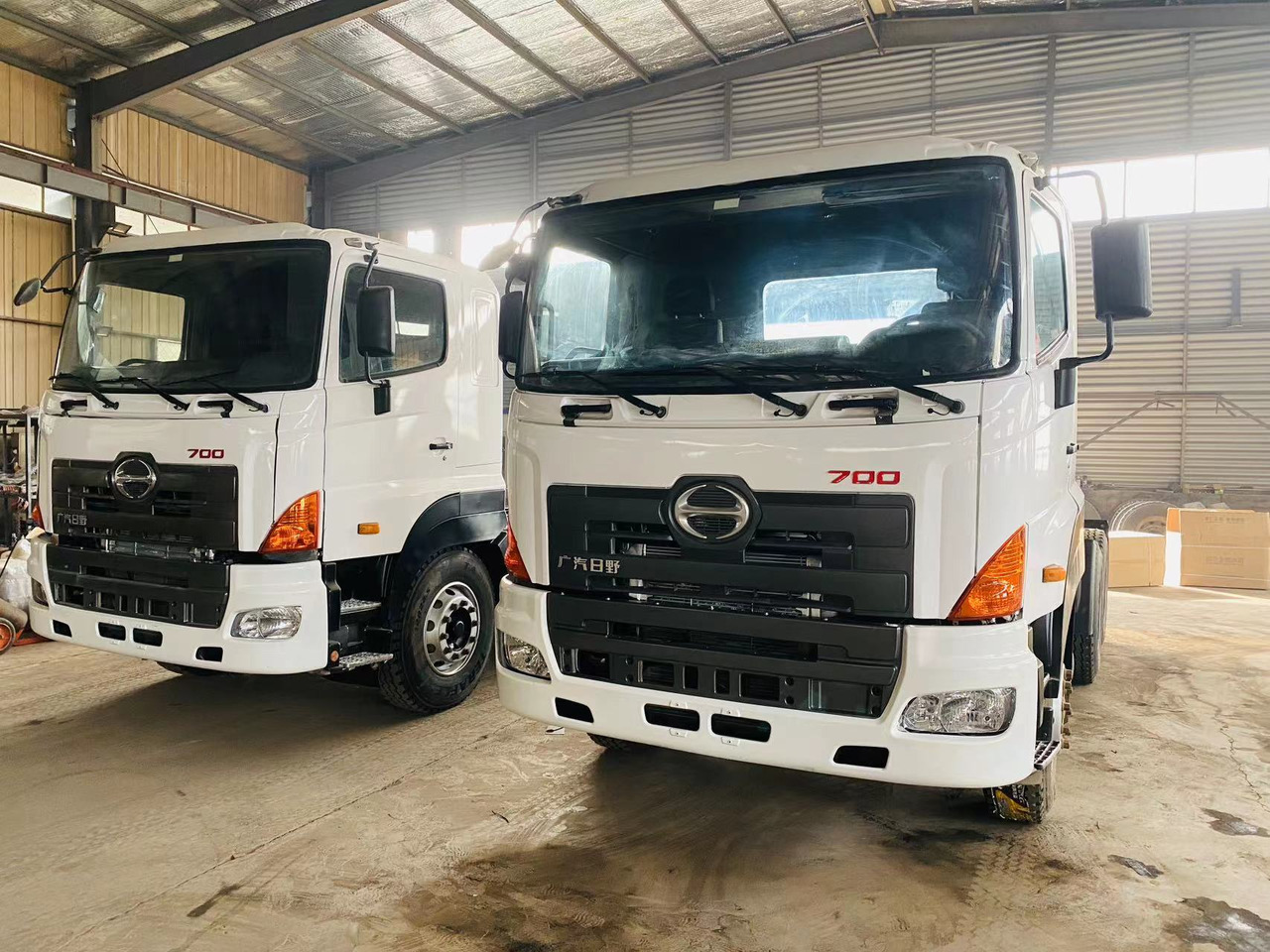 HINO Hino 700,6×4 - Tractor unit: picture 4 HINO Hino 700,6×4 - Tractor unit: picture 4