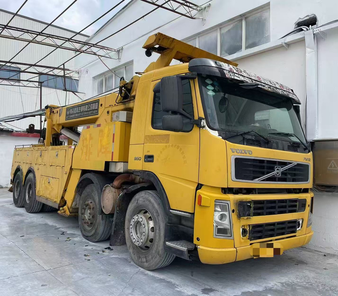 VOLVO VOLVO FM12,8×4 - Tow truck: picture 1 VOLVO VOLVO FM12,8×4 - Tow truck: picture 1