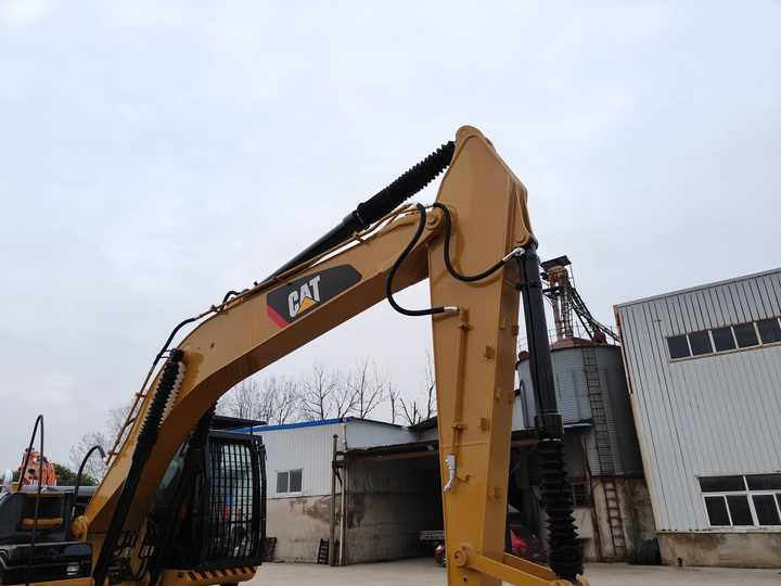 95% New Well Maintained Low Working Hours Used Excavator CAT320D CAT320d Used Excavator for Sale at the Lowest Price - Crawler excavator: picture 5 95% New Well Maintained Low Working Hours Used Excavator CAT320D CAT320d Used Excavator for Sale at the Lowest Price - Crawler excavator: picture 5