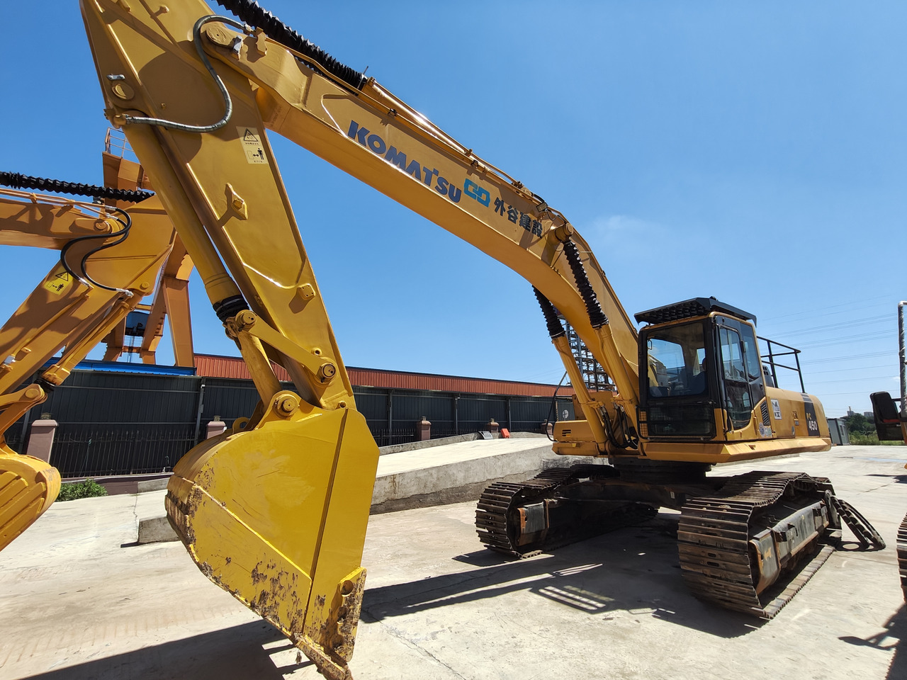 CRAWLER EXCAVATOR 45-ton Second-hand Komatsu PC450-8 Hydraulic Crawler Excavator on Sale. Used Komatsu 450-8 in Excellent Condition Hot Sale - Crawler excavator: picture 3 CRAWLER EXCAVATOR 45-ton Second-hand Komatsu PC450-8 Hydraulic Crawler Excavator on Sale. Used Komatsu 450-8 in Excellent Condition Hot Sale - Crawler excavator: picture 3
