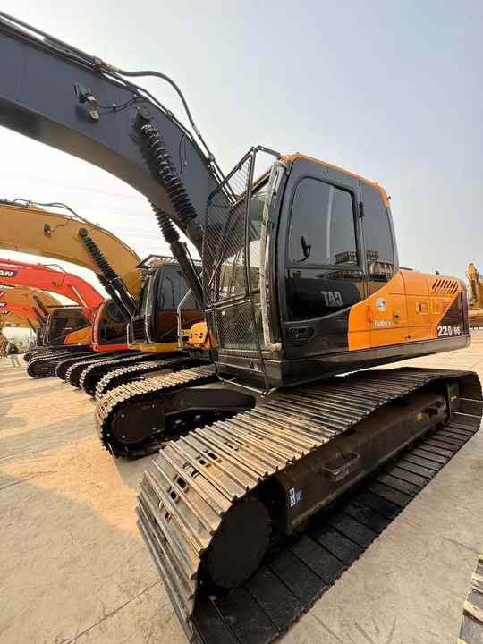 Used 22 Ton Korea Brand Hyundai 220LC-9S Used Excavator for Sale Hyundai 210 215 220 305 Excavators for Sale in China - Excavator: picture 3 Used 22 Ton Korea Brand Hyundai 220LC-9S Used Excavator for Sale Hyundai 210 215 220 305 Excavators for Sale in China - Excavator: picture 3