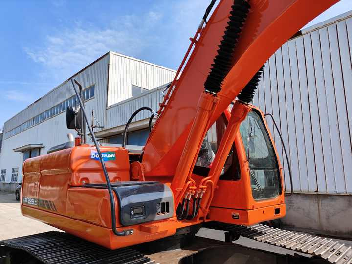 Used Doosan DX225LC Excavator | Low Hours | Heavy Duty | G lobal Shipping - Crawler excavator: picture 3 Used Doosan DX225LC Excavator | Low Hours | Heavy Duty | G lobal Shipping - Crawler excavator: picture 3
