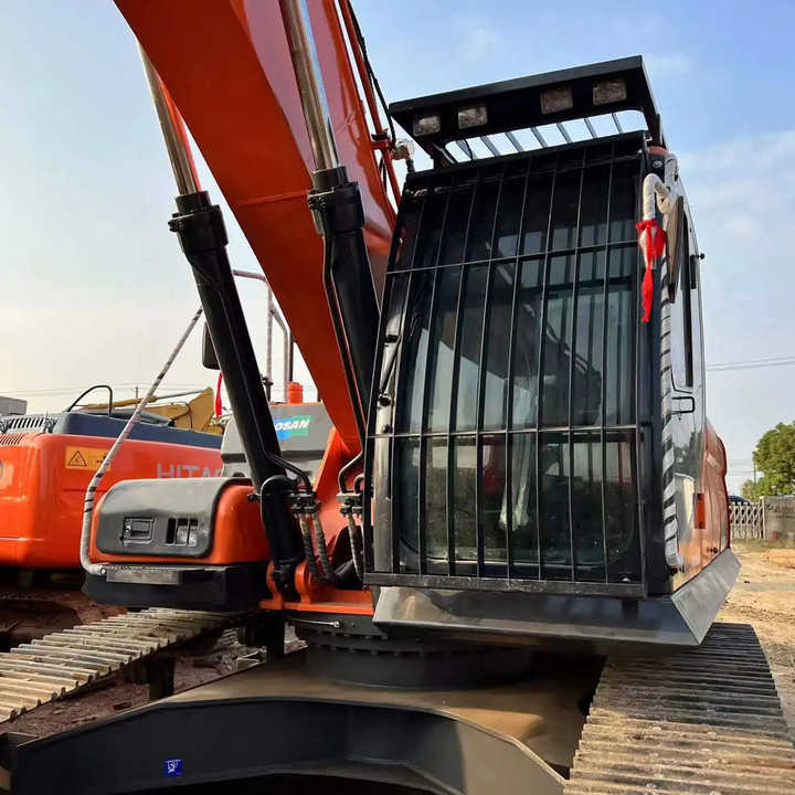 Used Excavator Doosan DX300 Excavators Mini Equipment Earth Moving Machinery Doosan Digger Excavator for Sale - Crawler excavator: picture 1 Used Excavator Doosan DX300 Excavators Mini Equipment Earth Moving Machinery Doosan Digger Excavator for Sale - Crawler excavator: picture 1