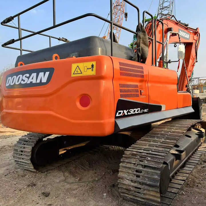Used Excavator Doosan DX300 Excavators Mini Equipment Earth Moving Machinery Doosan Digger Excavator for Sale - Crawler excavator: picture 4 Used Excavator Doosan DX300 Excavators Mini Equipment Earth Moving Machinery Doosan Digger Excavator for Sale - Crawler excavator: picture 4