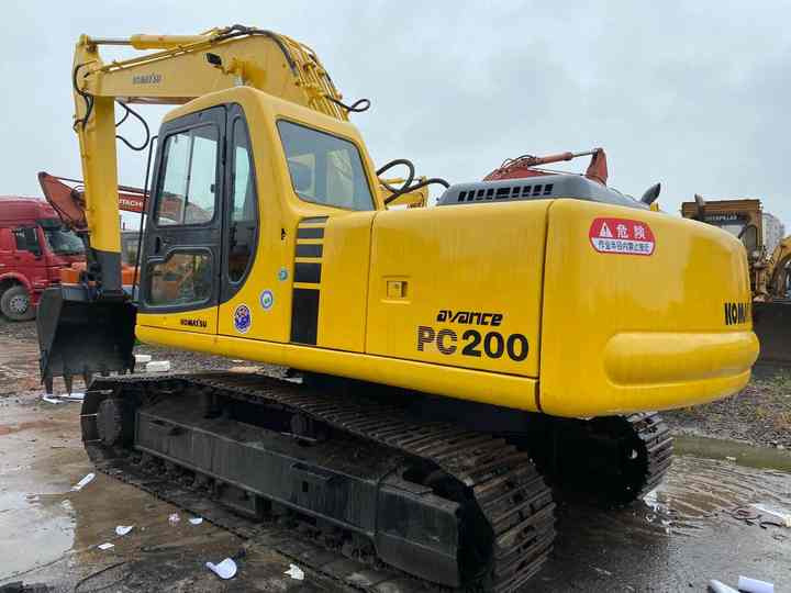 Used Good Quality Japan Original PC220-6 in Good Condition PC220-6 Komatsu - Crawler excavator: picture 2 Used Good Quality Japan Original PC220-6 in Good Condition PC220-6 Komatsu - Crawler excavator: picture 2