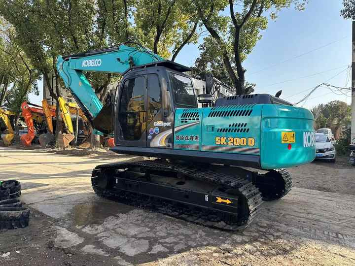 Used Japan Original Brand Kobelco Sk200-8 Excavator in High Quality for Sale High Working Efficiency - Excavator: picture 3 Used Japan Original Brand Kobelco Sk200-8 Excavator in High Quality for Sale High Working Efficiency - Excavator: picture 3