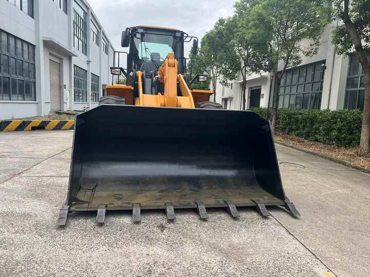 Used LIUGONG 856H wheel in Good Condition for sale 90%new uesd Loader liugong 856h Used Loader For Sale - Wheel loader: picture 5 Used LIUGONG 856H wheel in Good Condition for sale 90%new uesd Loader liugong 856h Used Loader For Sale - Wheel loader: picture 5