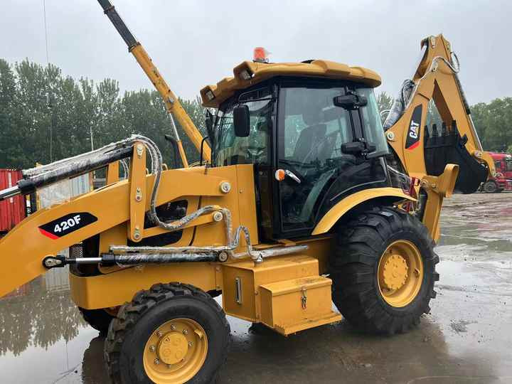 Used Wheel Loader CAT420F Caterpillar 420F Construction Machinery Mini Wheel Skid Steer Loader in Stock - Wheel loader: picture 2 Used Wheel Loader CAT420F Caterpillar 420F Construction Machinery Mini Wheel Skid Steer Loader in Stock - Wheel loader: picture 2