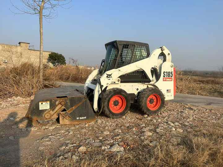 Used bobcat s185 skid steer loader on sale 100% excellent condition bobcat brand s185 s300 s550 s16 s18 skid steer sale - Skid steer loader: picture 5 Used bobcat s185 skid steer loader on sale 100% excellent condition bobcat brand s185 s300 s550 s16 s18 skid steer sale - Skid steer loader: picture 5