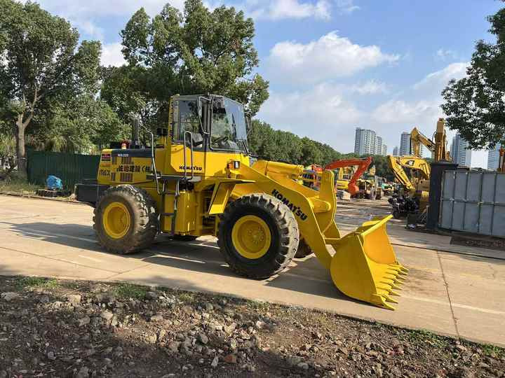Used komatsu Wa320-3 Wheel Loader Second Hand Machine Popular Brand komatsu Hydraulic Machinery - Wheel loader: picture 2 Used komatsu Wa320-3 Wheel Loader Second Hand Machine Popular Brand komatsu Hydraulic Machinery - Wheel loader: picture 2