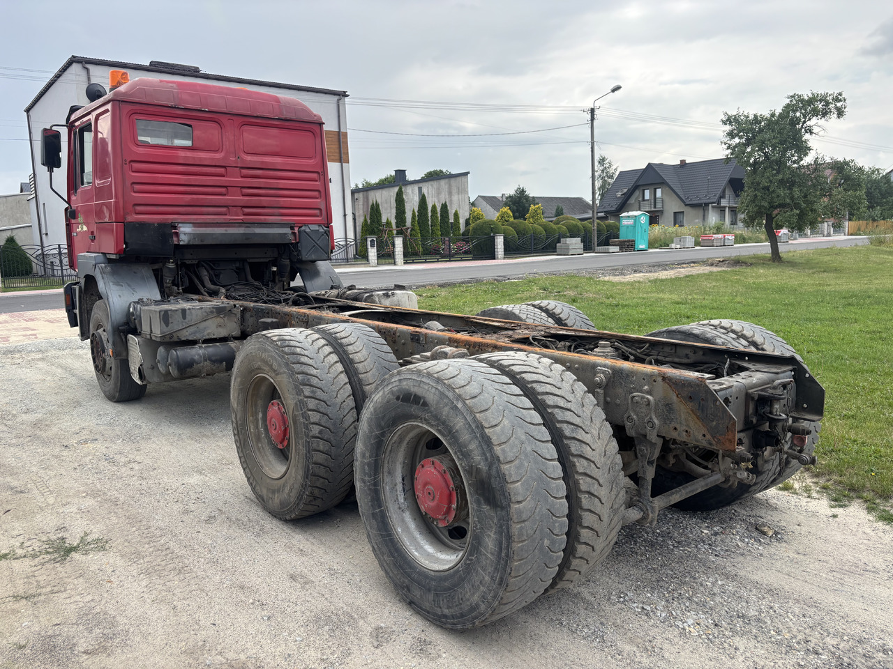 Cab chassis truck MAN F2000 27.464 6X4: picture 13