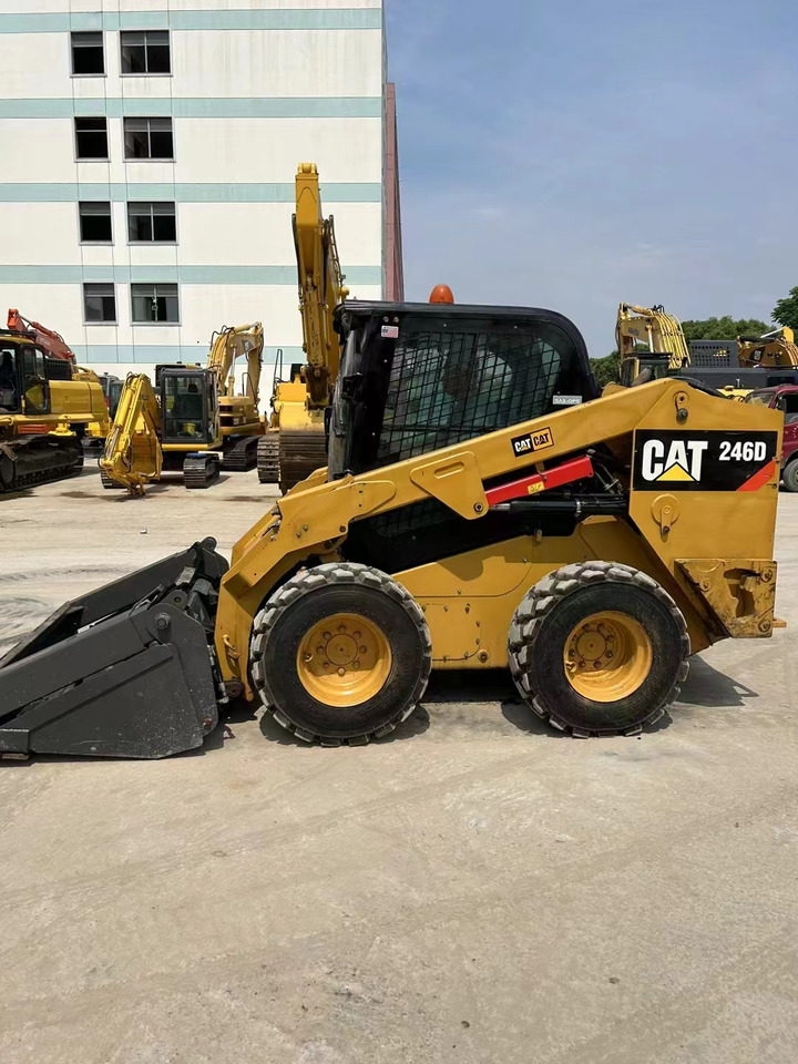 CATERPILLAR 246D - Skid steer loader: picture 3 CATERPILLAR 246D - Skid steer loader: picture 3