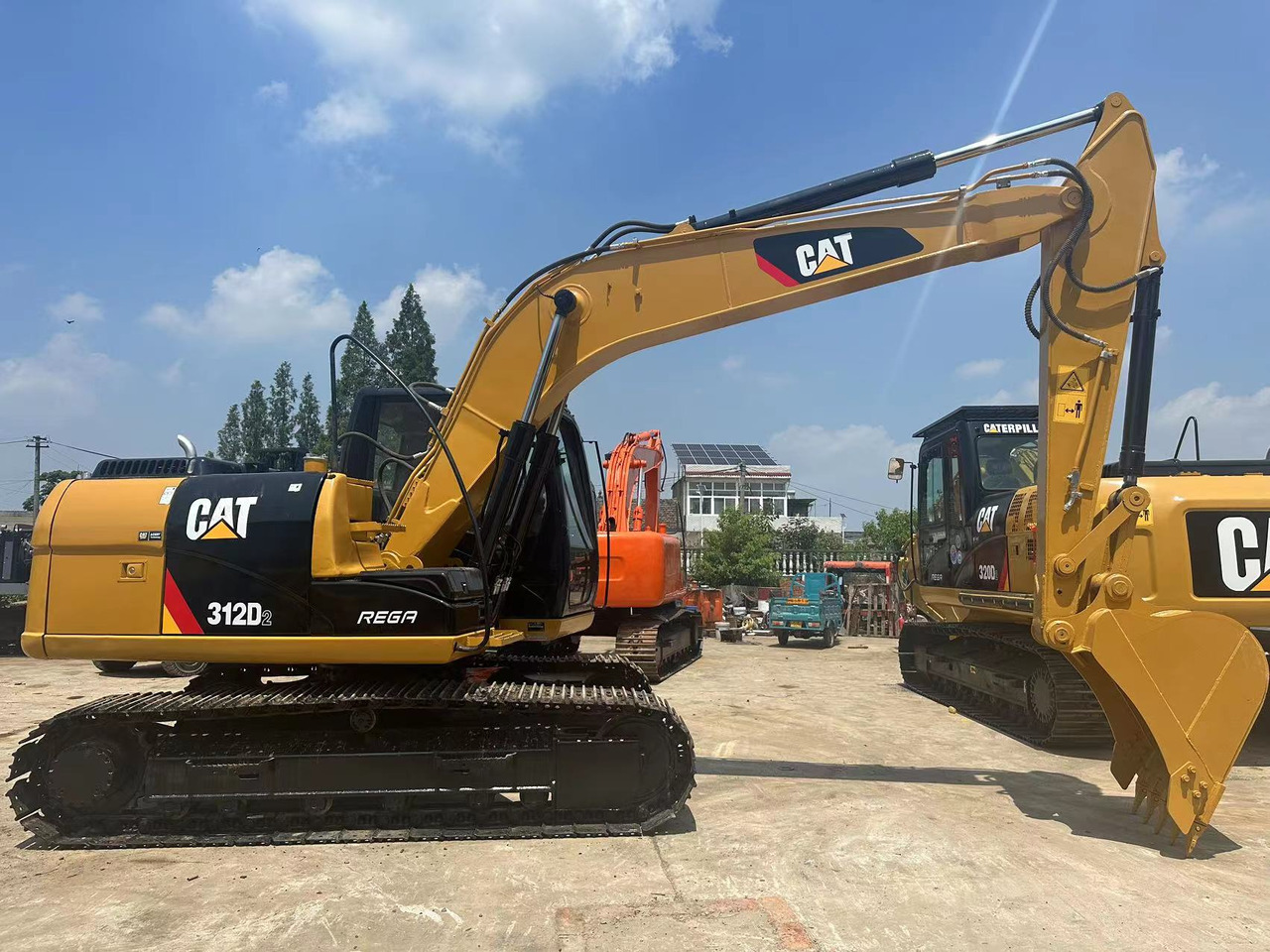 CATERPILLAR 312D2 - Mini excavator: picture 4 CATERPILLAR 312D2 - Mini excavator: picture 4