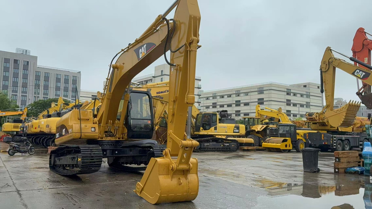 CATERPILLAR 320C - Crawler excavator: picture 2 CATERPILLAR 320C - Crawler excavator: picture 2