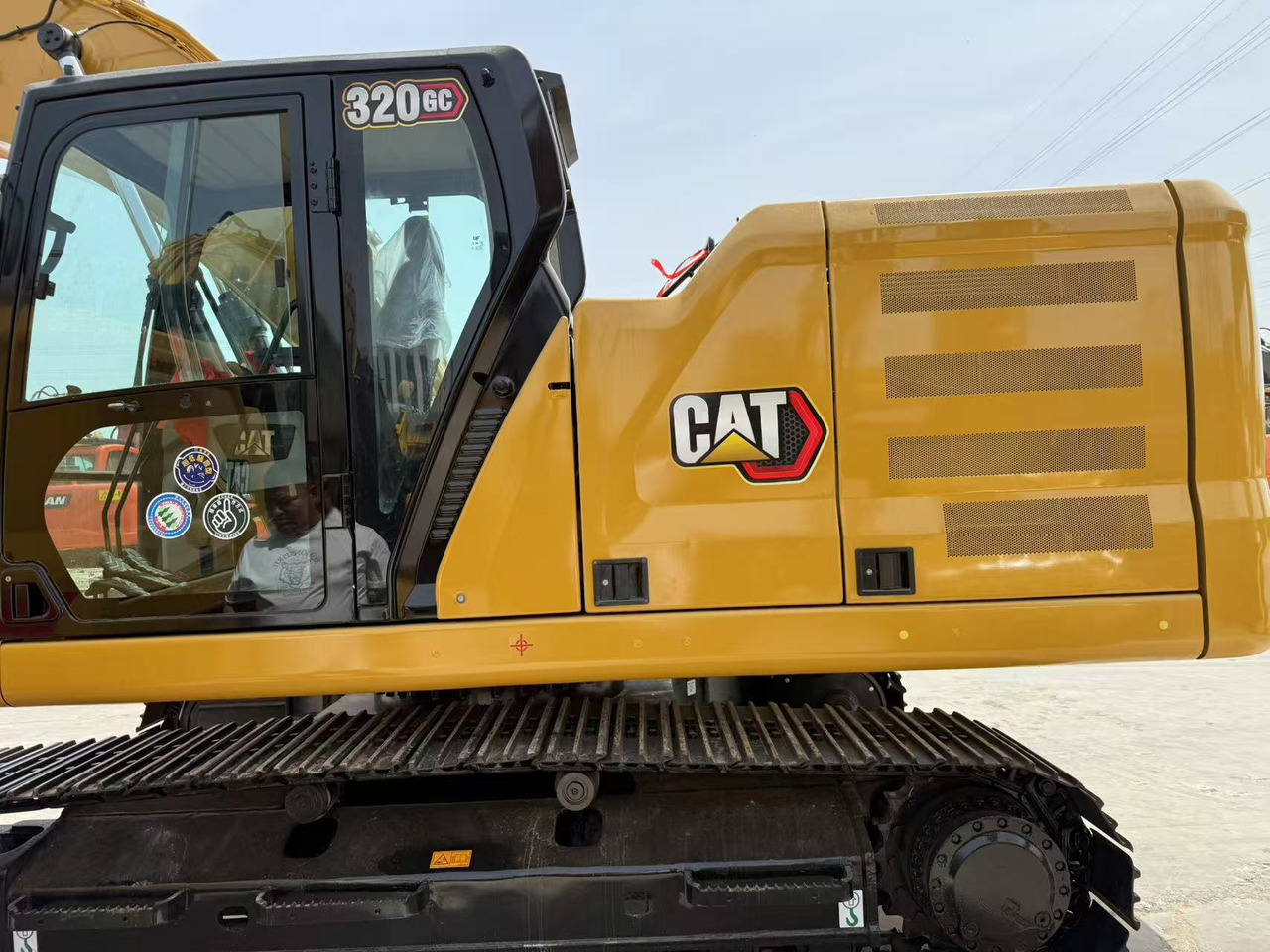 CATERPILLAR 320GC - Crawler excavator: picture 3 CATERPILLAR 320GC - Crawler excavator: picture 3