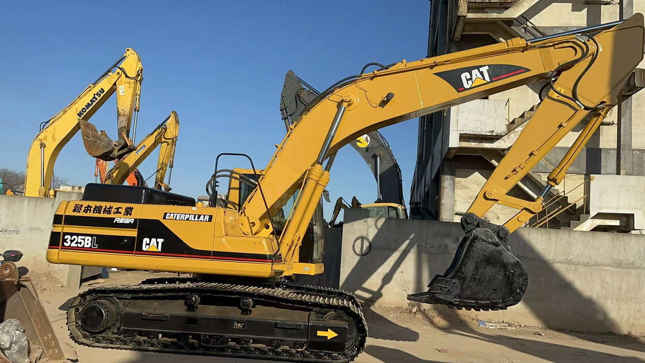 CATERPILLAR 325BL - Crawler excavator: picture 3 CATERPILLAR 325BL - Crawler excavator: picture 3