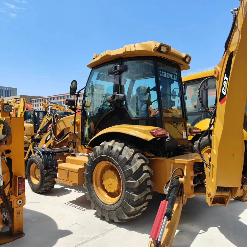 CATERPILLAR 420F - Backhoe loader: picture 1 CATERPILLAR 420F - Backhoe loader: picture 1
