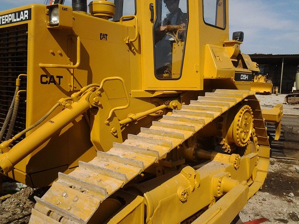 CATERPILLAR D5H - Bulldozer: picture 2 CATERPILLAR D5H - Bulldozer: picture 2