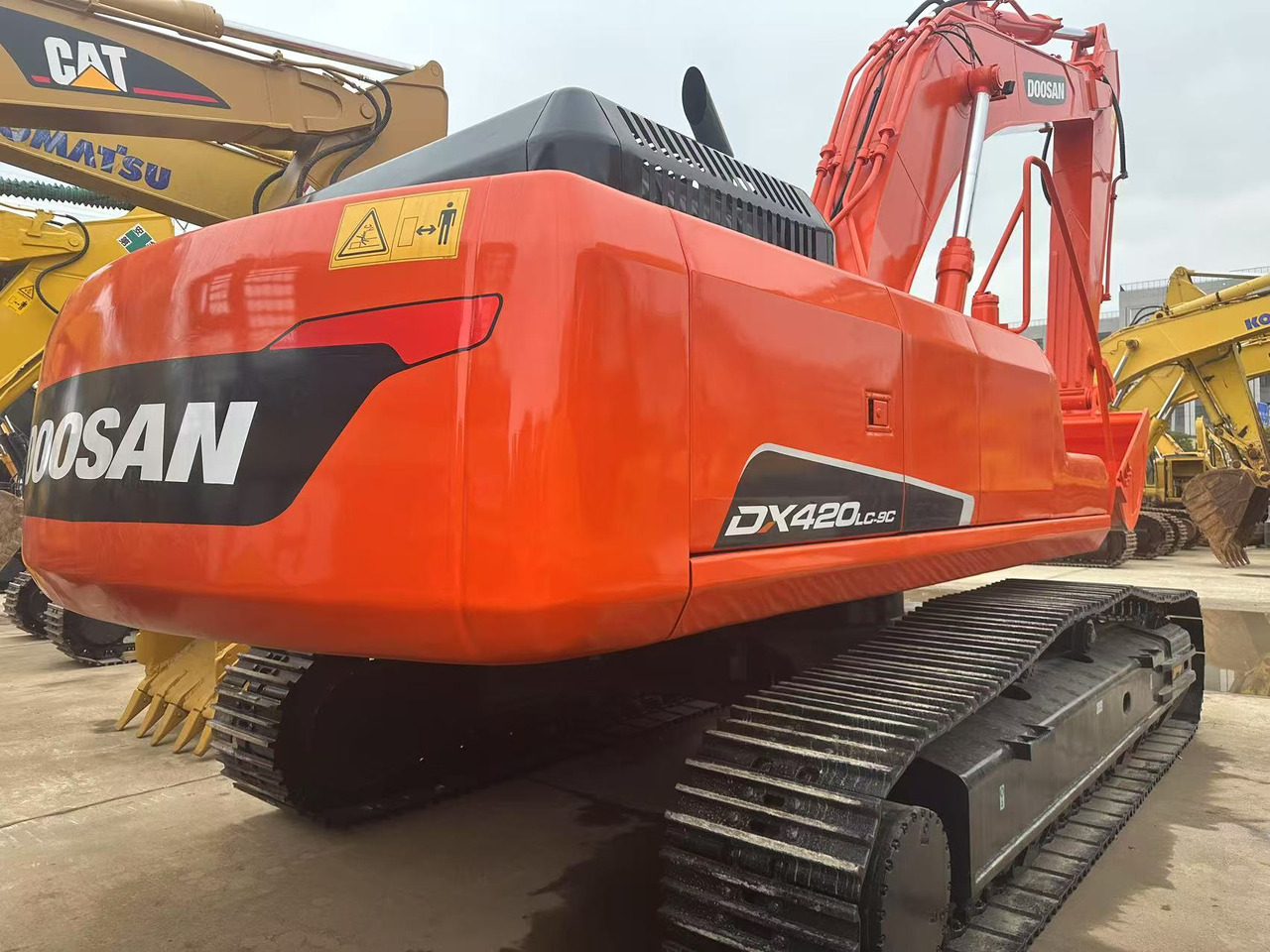 DOOSAN DX420LC-9C - Crawler excavator: picture 1 DOOSAN DX420LC-9C - Crawler excavator: picture 1