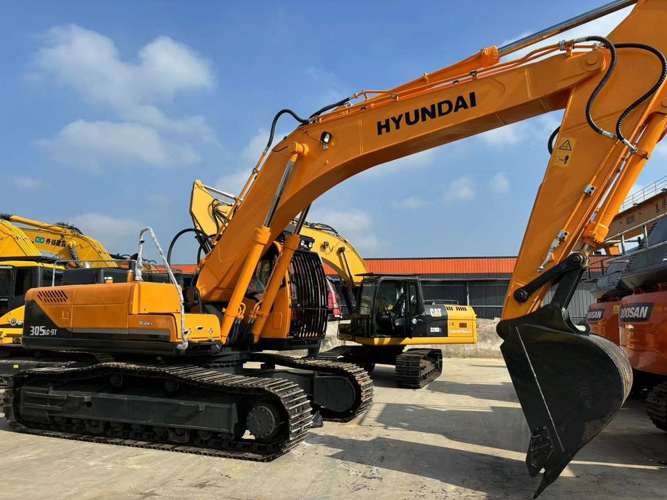 HYUNDAI R305LC-9T - Crawler excavator: picture 2 HYUNDAI R305LC-9T - Crawler excavator: picture 2