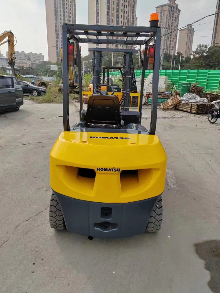 KOMATSU 3-ton - Diesel forklift: picture 2 KOMATSU 3-ton - Diesel forklift: picture 2